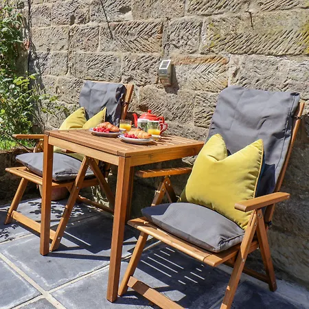 Daffodil Holiday home Danby